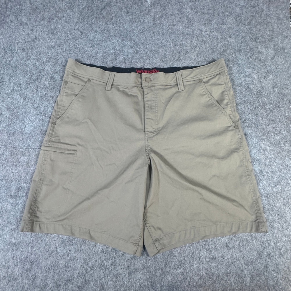 Wrangler Mens Khaki Tan Regular Fit Utility Hiking Shorts 40 1967460 Stretch